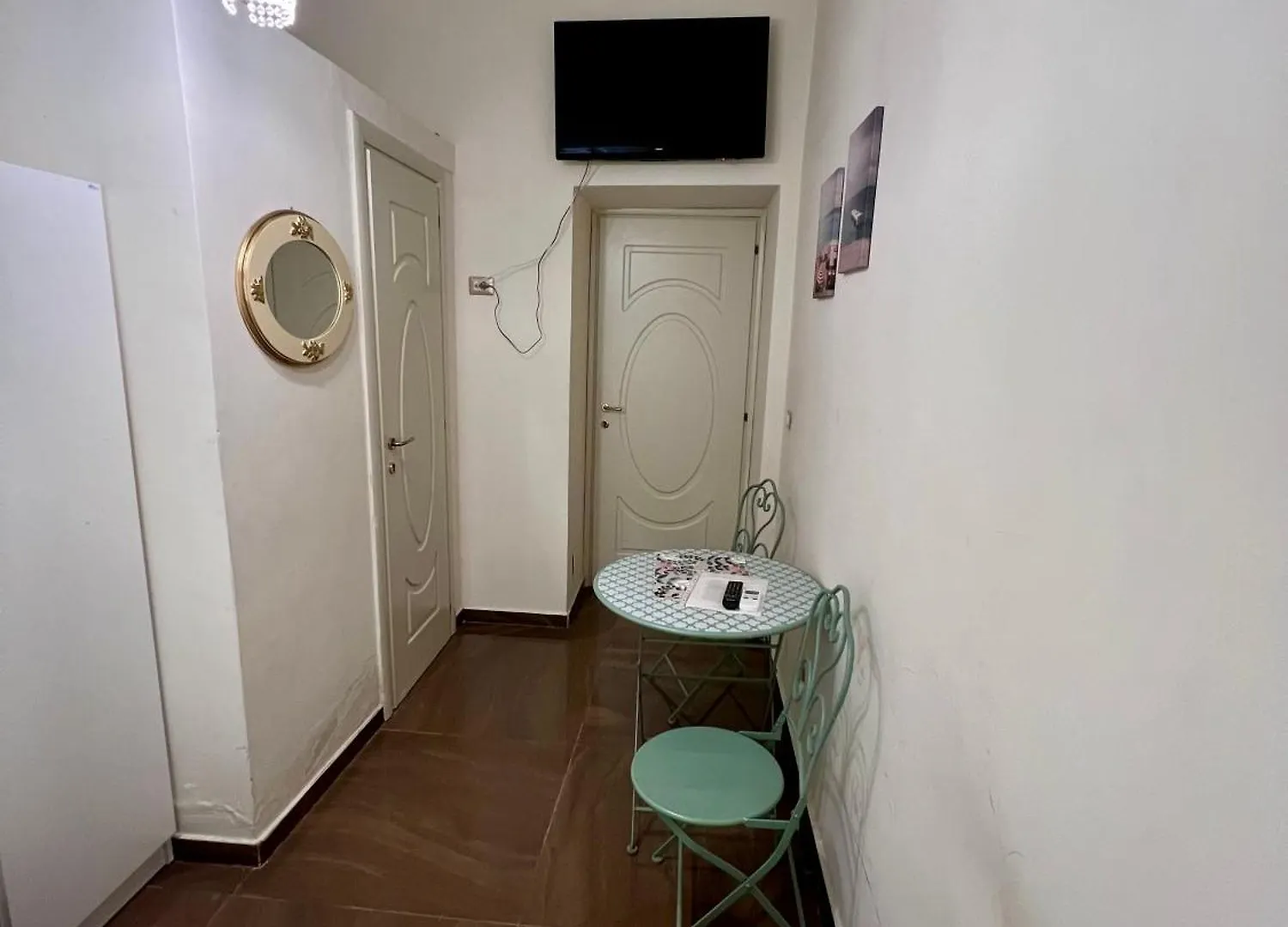 Mariafrancesca Room Naples 0*,  Italy